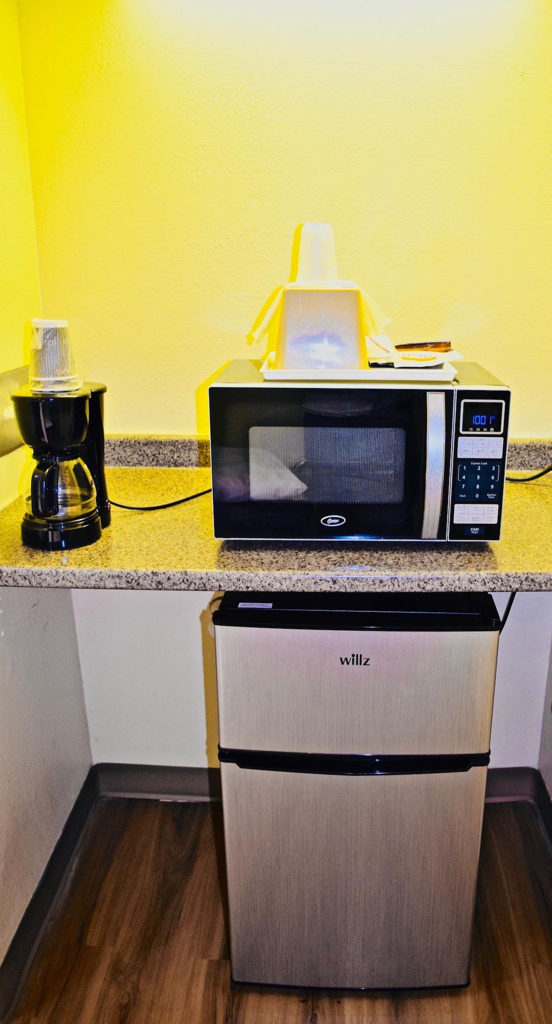 Days Inn By Wyndham Burleson Ft. Worth Extérieur photo
