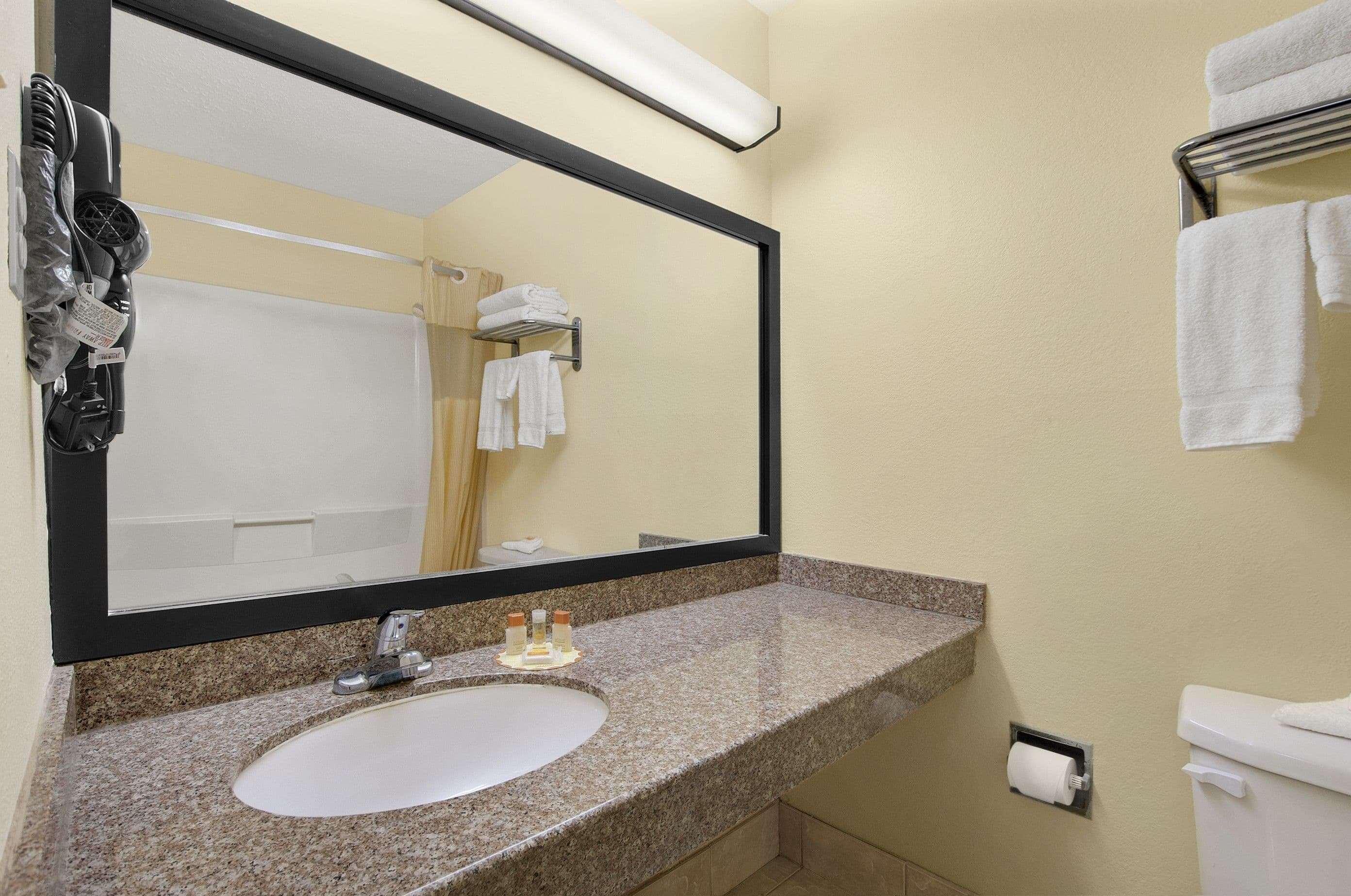Days Inn By Wyndham Burleson Ft. Worth Extérieur photo